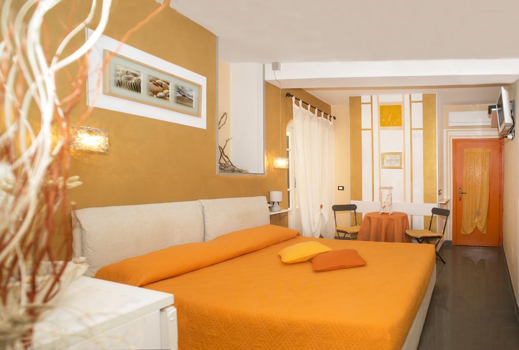 I Coralli Rooms & Apartments Монтероссо-аль-Маре Экстерьер фото